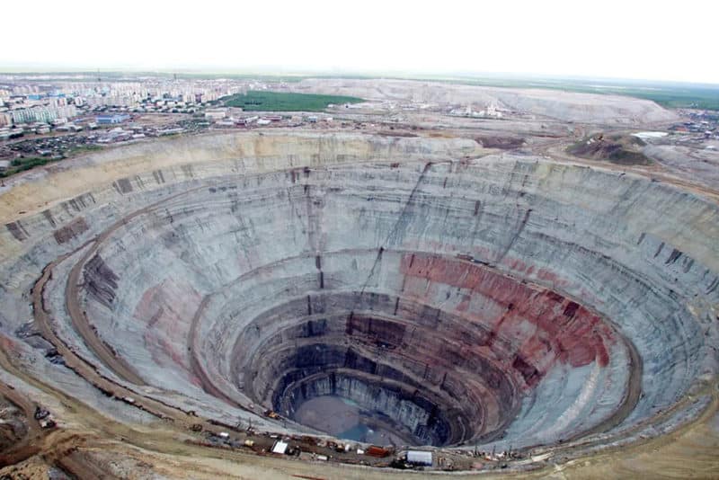 Кимберлитовая трубка в Якутии