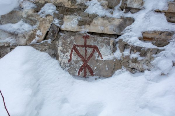 Наскальные рисунки на Ленских столбах