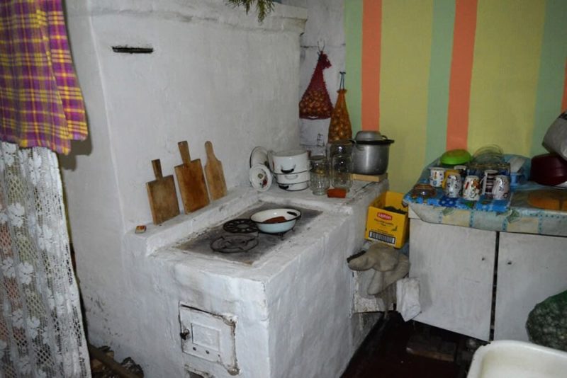 Печь на дровах в Якутии